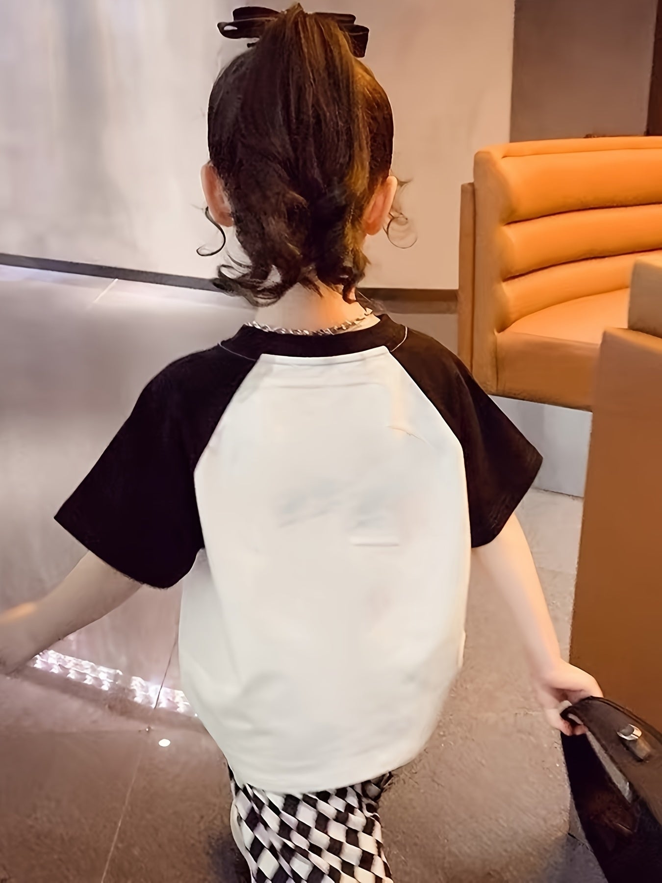 Girls' Summer Short Sleeve T-Shirt - Black & White Contrast Raglan Sleeves with Los Angeles California Graphic Print, Loose Fit Casual Top for Teens & Youngsters, Breathable Knit Fabric, Machine Washable, Girls Tshirts, Teen