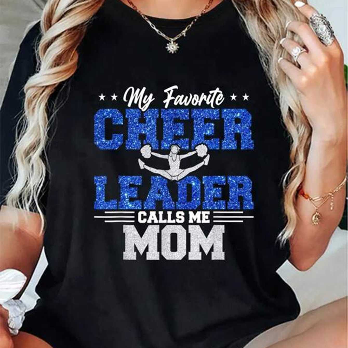 Women's Cheerleader Mom Slogan T-Shirt - "My Favorite LEADER Calls Me MOM" Short Sleeve Round Neck Top, Casual Brown Cheerleading Tee for Moms, Spring Summer Outfits, Dance Team Apparel & Gift Idea, Womens Tops And Blouses, T