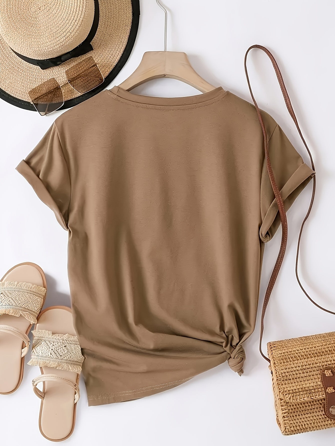 Women's Cheerleader Mom Slogan T-Shirt - "My Favorite LEADER Calls Me MOM" Short Sleeve Round Neck Top, Casual Brown Cheerleading Tee for Moms, Spring Summer Outfits, Dance Team Apparel & Gift Idea, Womens Tops And Blouses, T